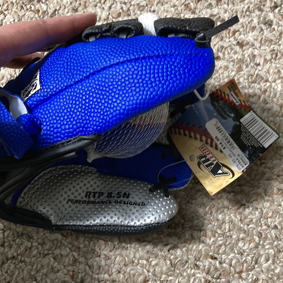 Franklin Baseball glove and ball set 8.5 inch - Picture 4 of 8